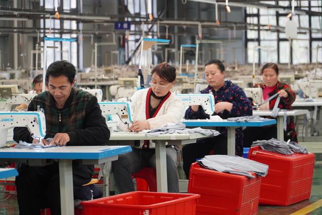 湖南易地扶貧搬遷:新房子里的新故事